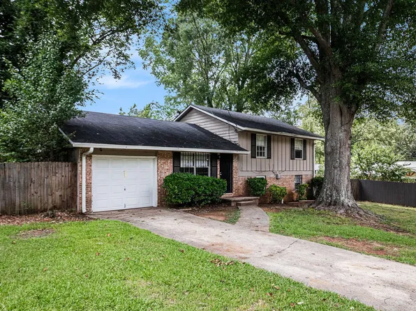 8753 E Bourne Dr, Jonesboro, GA 30238