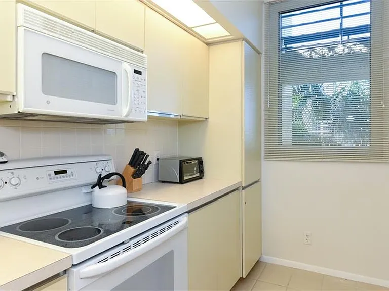 1125 Gulf Of Mexico Dr #403 — Photo 16