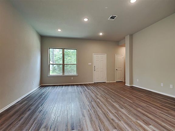 4th image of 15719 Cottonwood Dr