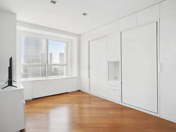 146 West 57th Street image 11 of 14