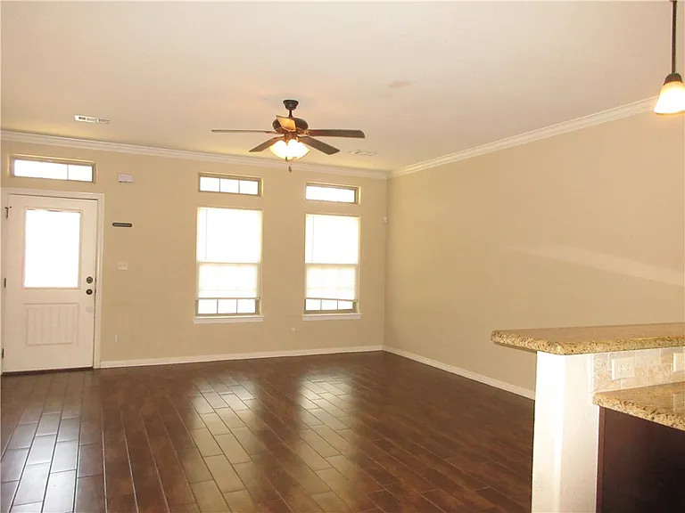 405A Ash St — Photo 6