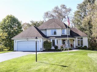14 Pipers Meadow Trl, Penfield, NY
