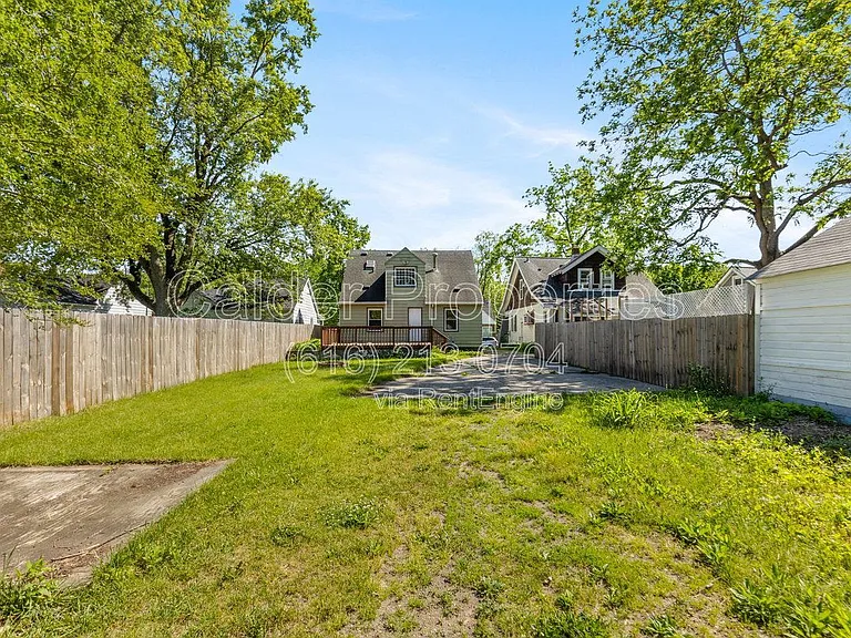 1031 Merrifield St SE — Photo 42