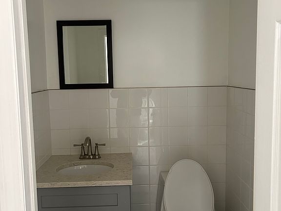 5th image of 1630 Mayflower Ave #2