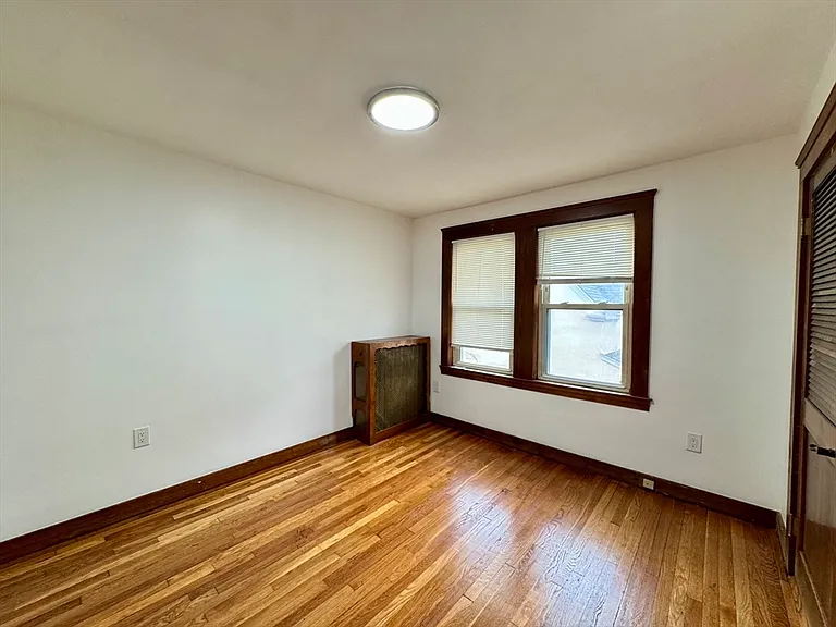 89-91 Thacher St #2 — Photo 7