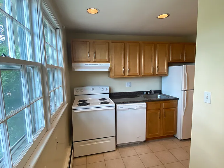 33 Chestnut St — Photo 15