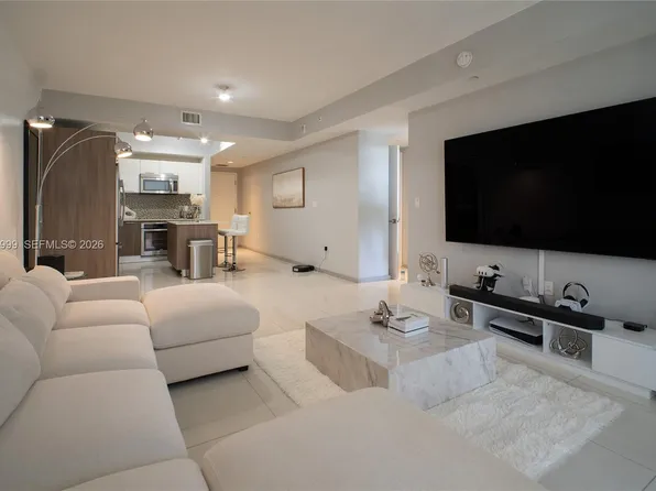 5300 Paseo Blvd #812, Miami, FL 33166