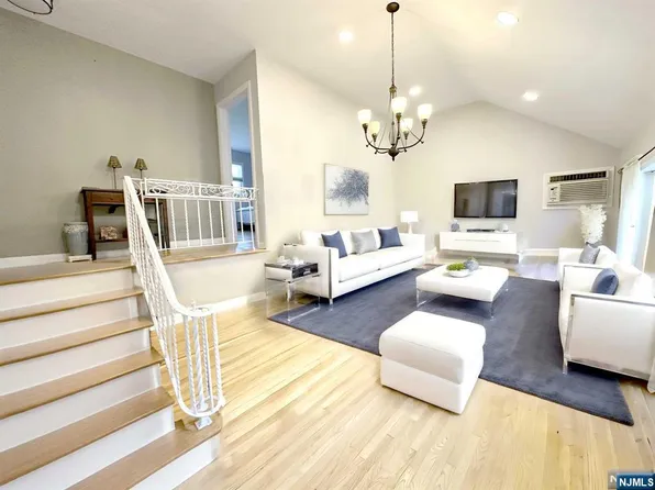 10 South St, Ridgefield Park, NJ 07660