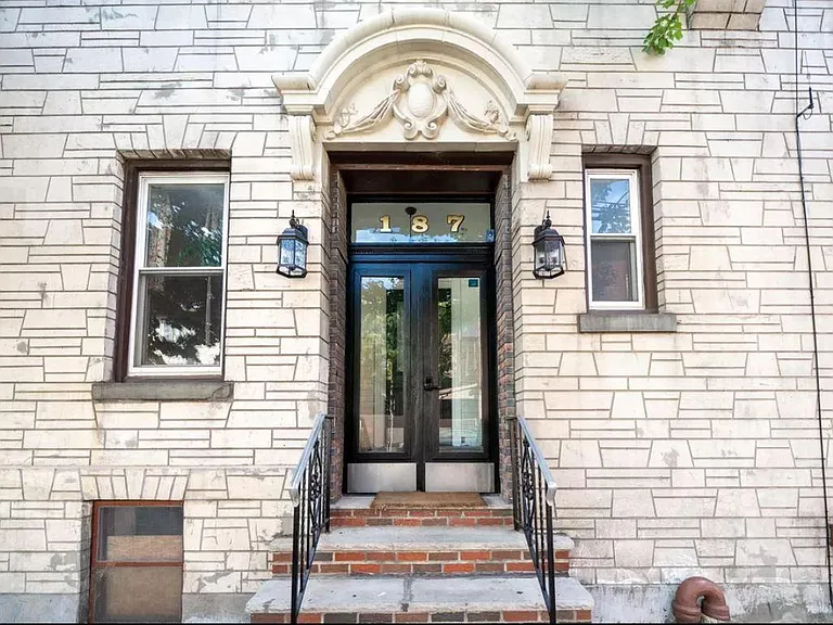 680 Summit Ave #4 — Photo 7