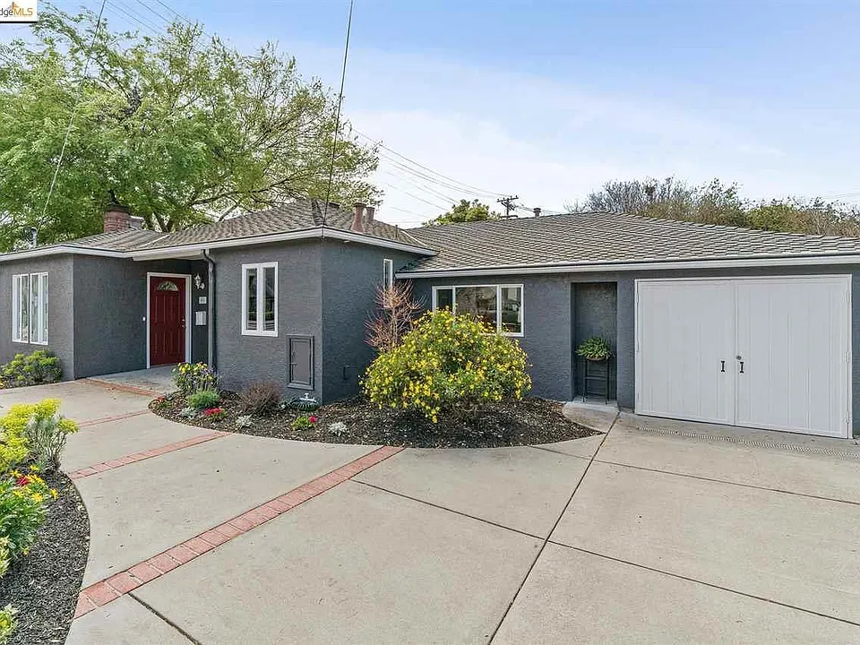 1001 Elm Ct