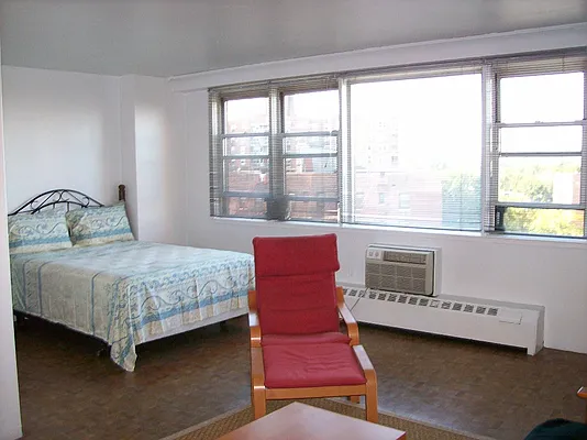 Rented by Perry Associates NYC Inc | media 2