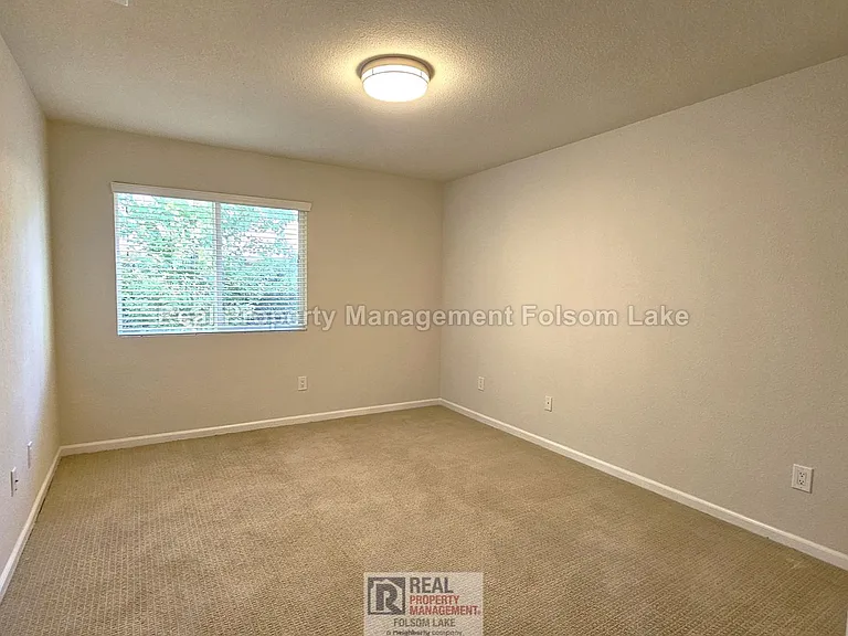 4446 Menaggio Way — Photo 17