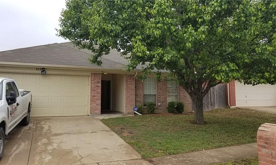 1st image of 823 Mancuso Dr