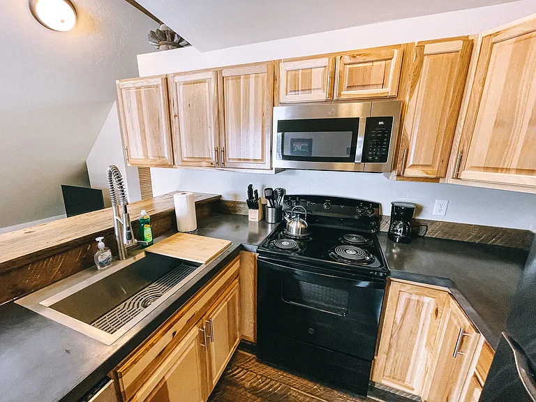 597 Iowa Ave #2B — Photo 5