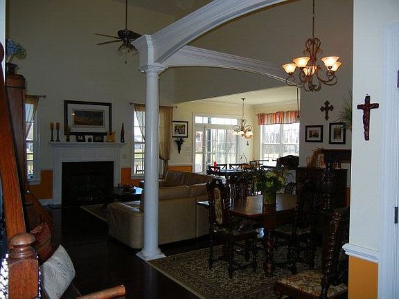 3rd image of 106 Penn Cir