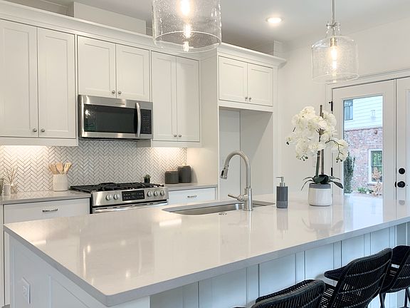 Incredible Kitchens with Custom Cabinetry Premium Stainless Steel Appliances