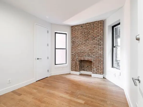 30 Claver Place image 1 of 10