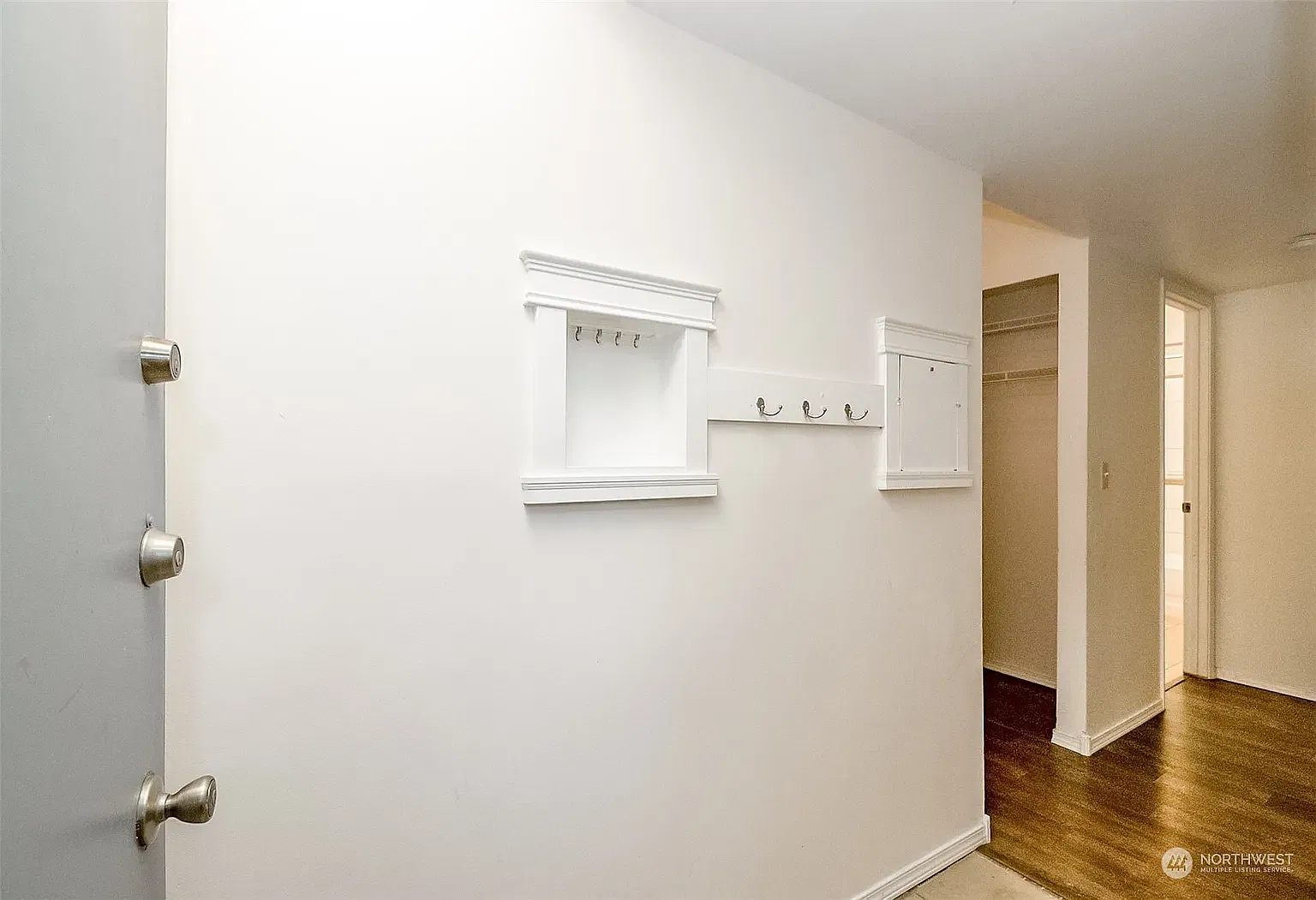 2 bed, 960 sqft, $1,900 — Photo 2