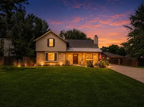 312 Springwood Dr, Conroe, TX 77385