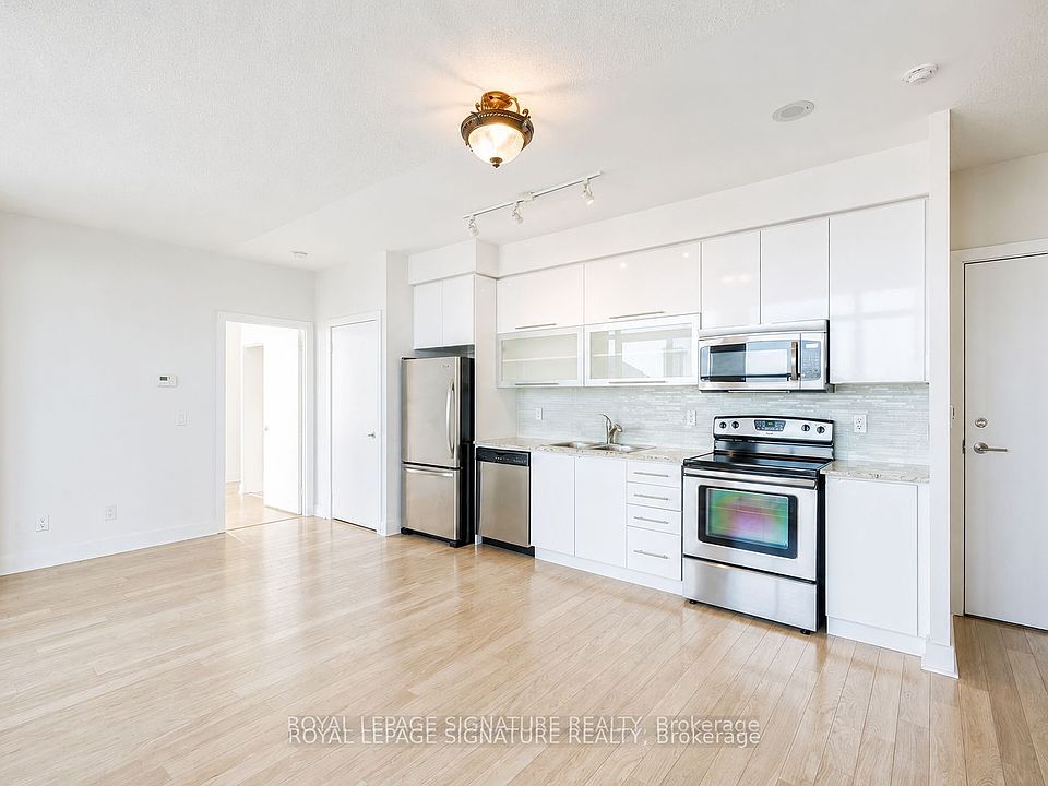 1st image of 90 Stadium Rd #903