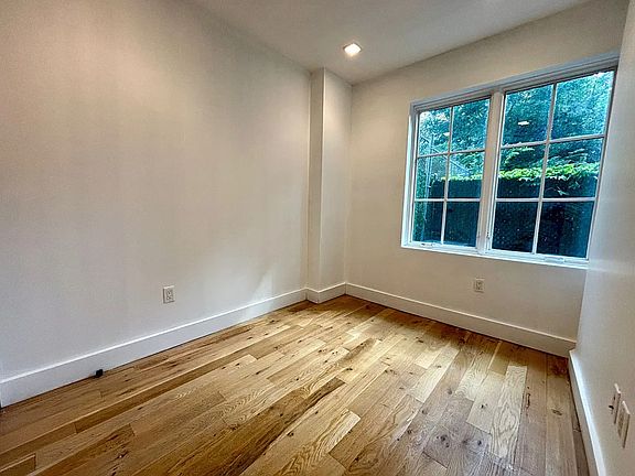 4th image of 236 N 11th St #5A