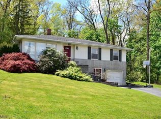 207 Windwood Cir, Bedford, PA 15522