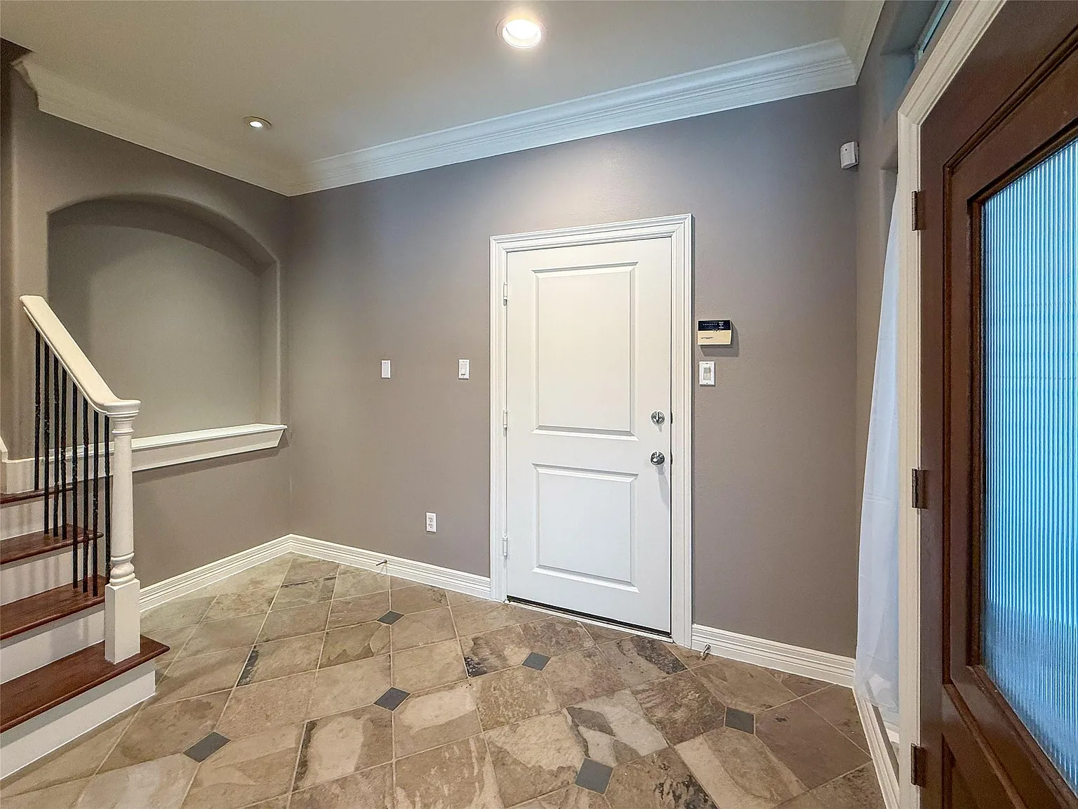 2 bed, 2.5 bath, 2268 sqft, $3,250 — Photo 3