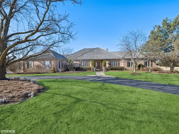 1711 Bull Valley Dr, Woodstock, IL 60098