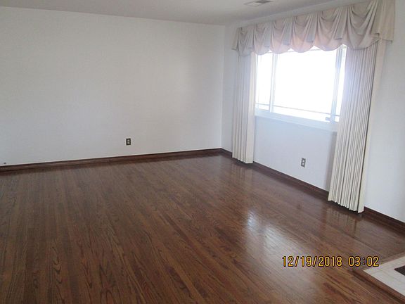 4th image of 831 N Camino Alto
