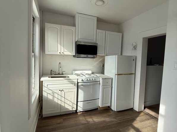 117 Highland Pl #2D