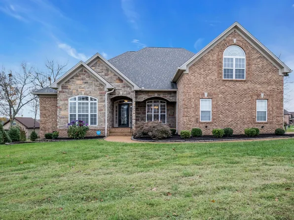 821 Harrisburg Ln, Mount Juliet, TN 37122