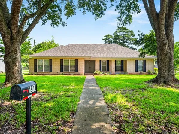 1911 Choctaw Dr, Alexandria, LA 71301