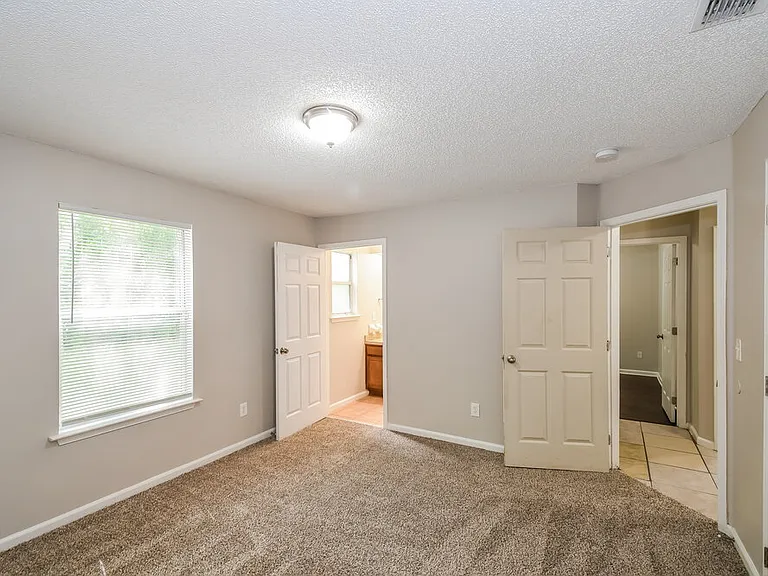 10725 Meadowlea Dr — Photo 12