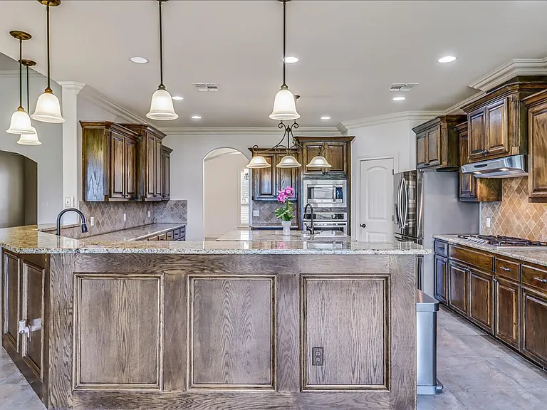 6241 Lago Vista Dr — Photo 10