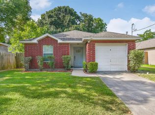 806 W Sealy St, Alvin, TX 77511