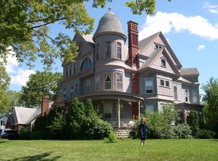 1306 Main St, La Crosse, WI 54601