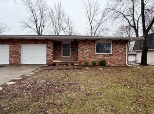 2204 E Hazel Dell Rd, Springfield, IL 62703