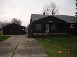 5325 W Carpenter Rd, Flint, MI 48504