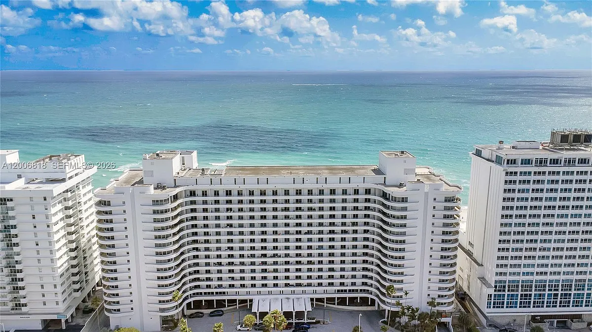 Building Photo - 5555 Collins Ave #16A