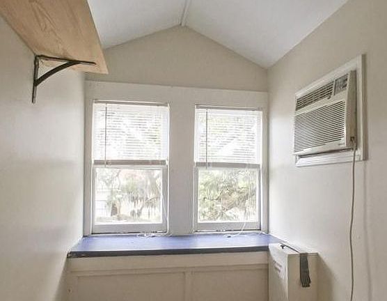 4th image of 122 W 36th St #10641558