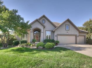 9010 Pine St, Lenexa, KS 66220