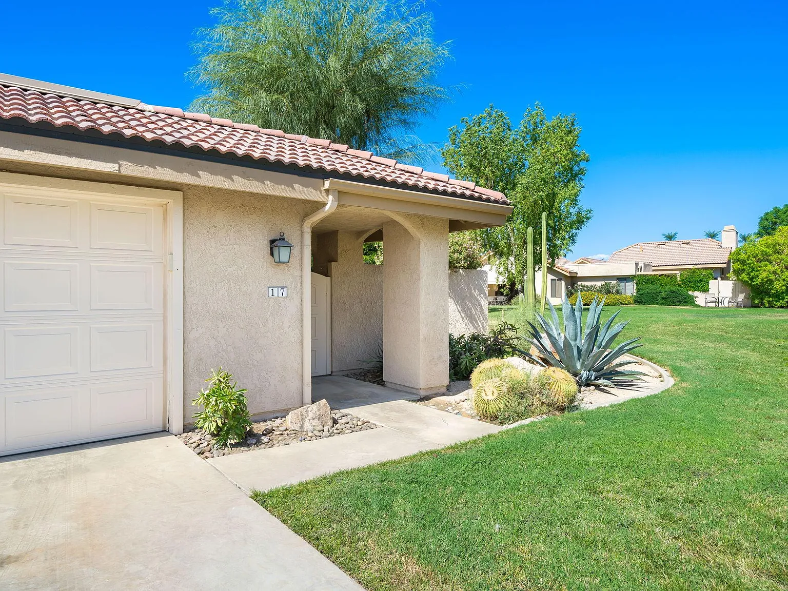 2 bed, 1070 sqft, $4,000 — Photo 3