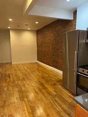 Rented by Alexander Bilu, LREB | media 11