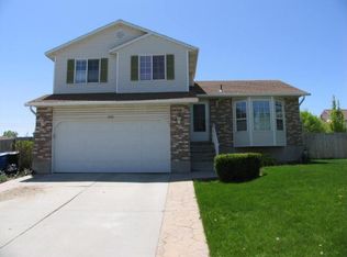 1397 Highland Hollow Dr, West Jordan, UT 84084