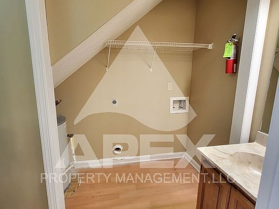 5th image of 9112 Parktop Ln APT D