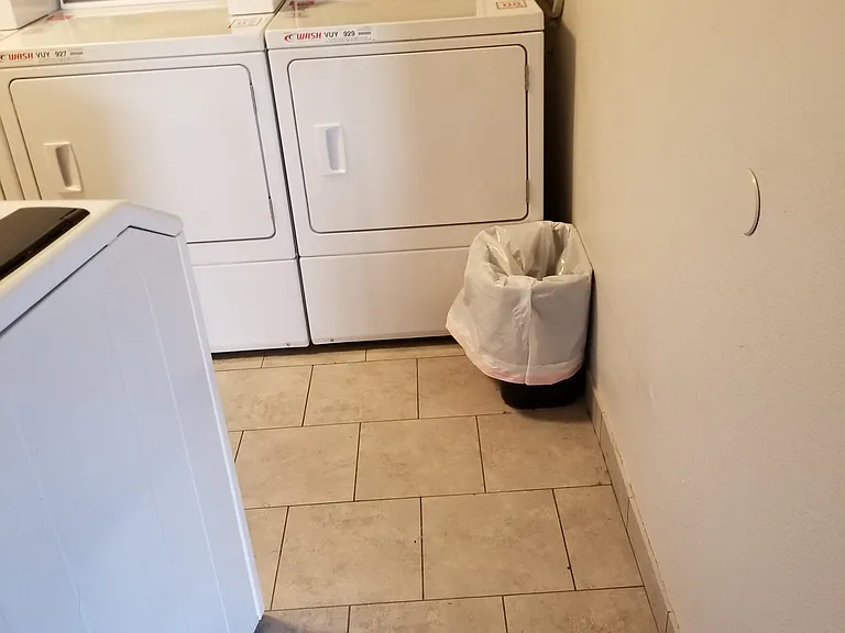 Redlands Pines Apartments — Photo 12