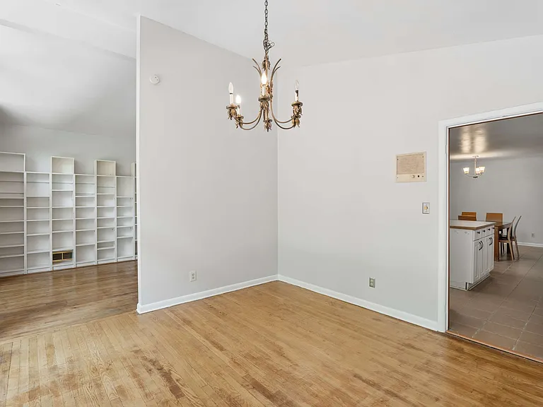 3543 Cloudland Dr — Photo 9