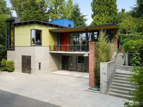 210 34th Avenue E, Seattle, WA 98112