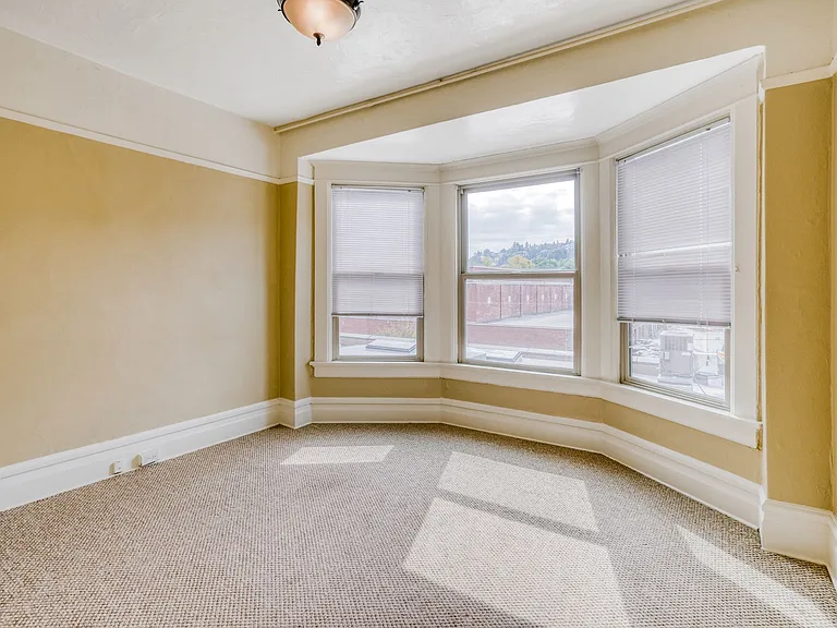 Raintree Apartments — Photo 5
