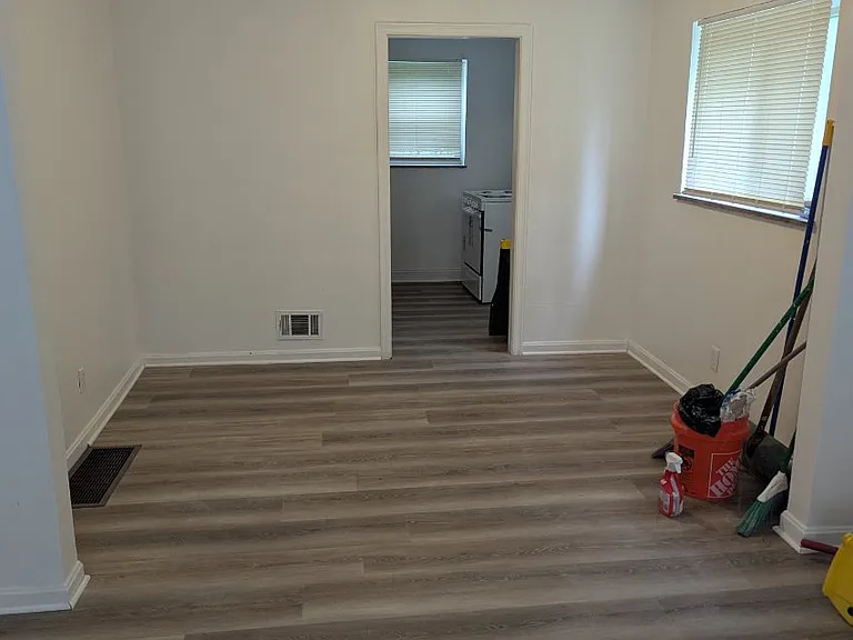 40 Glen Este Pl #1 — Photo 7